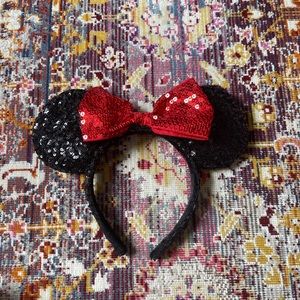 SOLD Minnie Mouse ears